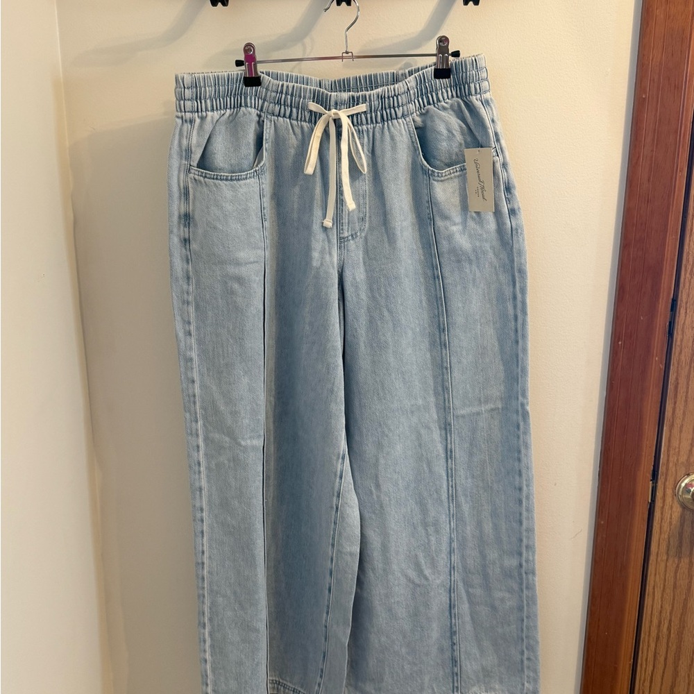 Universal Thread Light Blue Wide Leg Jeans